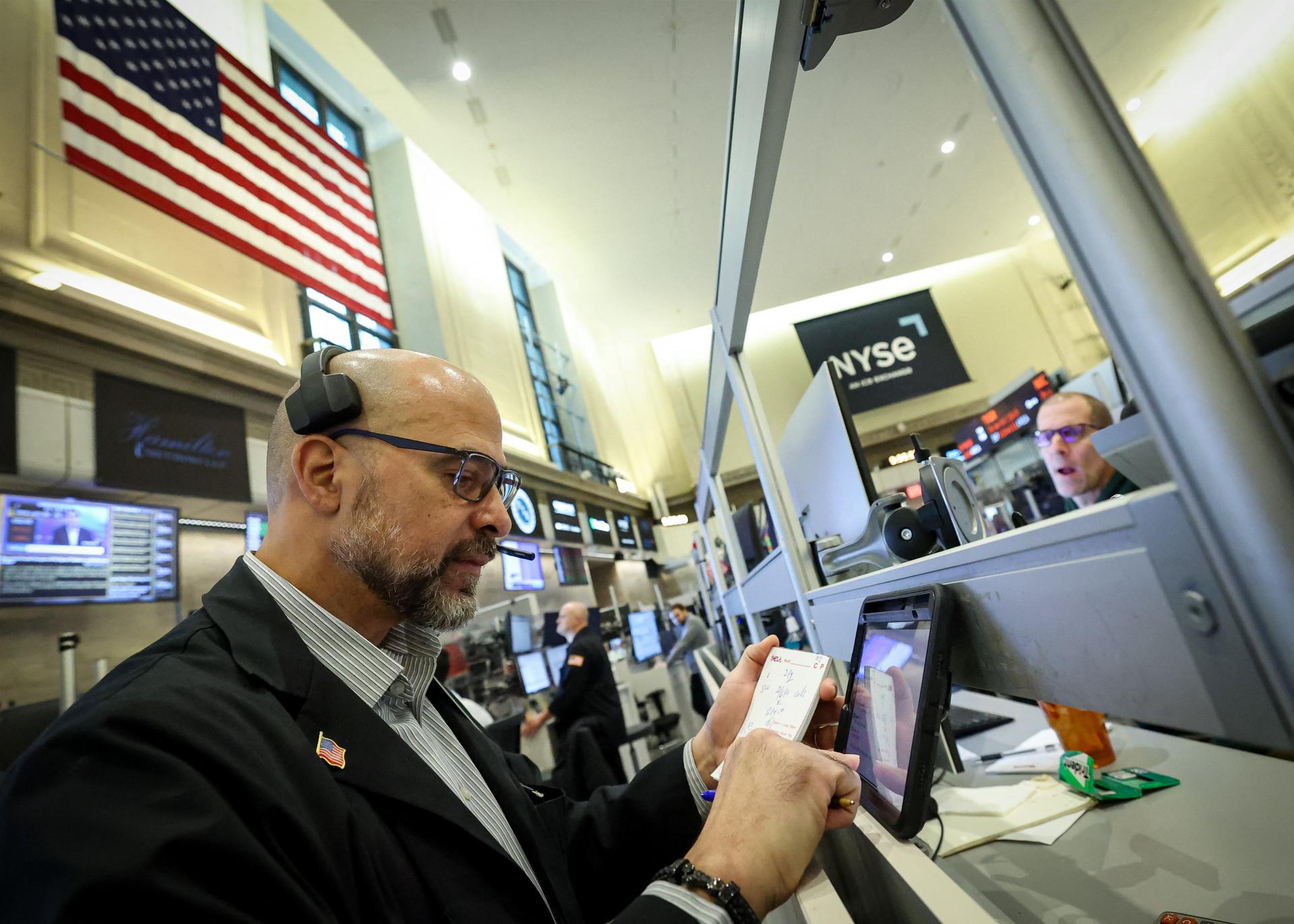 Trump chce obmedziť úroky pri kreditných kartách, akcie finančných inštitúcií v reakcii klesajú