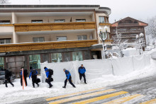Jordanovi klienti poch&aacute;dzaj&uacute; zo &Scaron;vajčiarska, Talianska a Franc&uacute;zska. V&auml;č&scaron;ina sa pri požiari v&aacute;žne zranila a okrem dvoch s&uacute; v umelom sp&aacute;nku alebo nereaguj&uacute; na podnety. FOTO: REUTERS