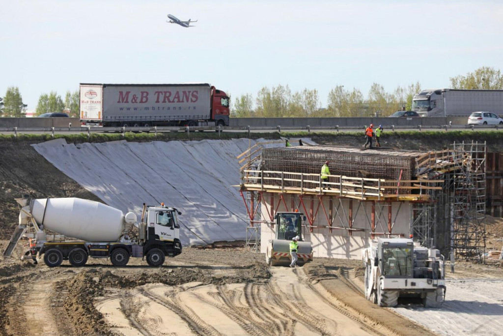 Stavba križovatky D1 a D4 Bratislava. FOTO: HN/Peter Mayer