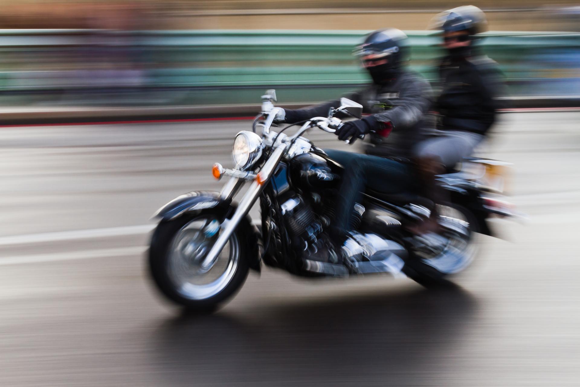 Spolujazdec už nebude len pasažier. Nové pravidlo sprísňuje požívanie omamných látok