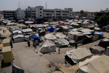 Palest&iacute;nčania v Gaze. FOTO: Reuters