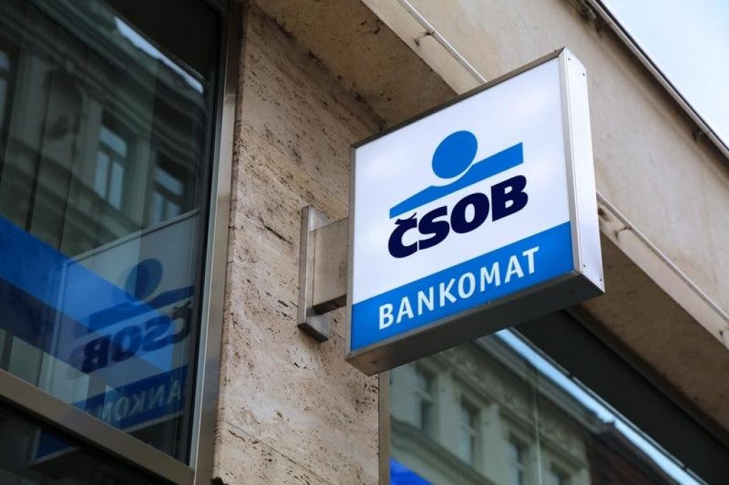 Odteraz bude 365.bank, vr&aacute;tane jej s&uacute;časti Po&scaron;tovej  banky, fungovať ako sestersk&aacute; banka ČSOB vlastnen&aacute; KBC. Ďal&scaron;&iacute;m logick&yacute;m krokom bude integr&aacute;cia 365.bank a ČSOB prostredn&iacute;ctvom pr&aacute;vneho a prev&aacute;dzkov&eacute;ho zl&uacute;čenia. FOTO: Dreamstime