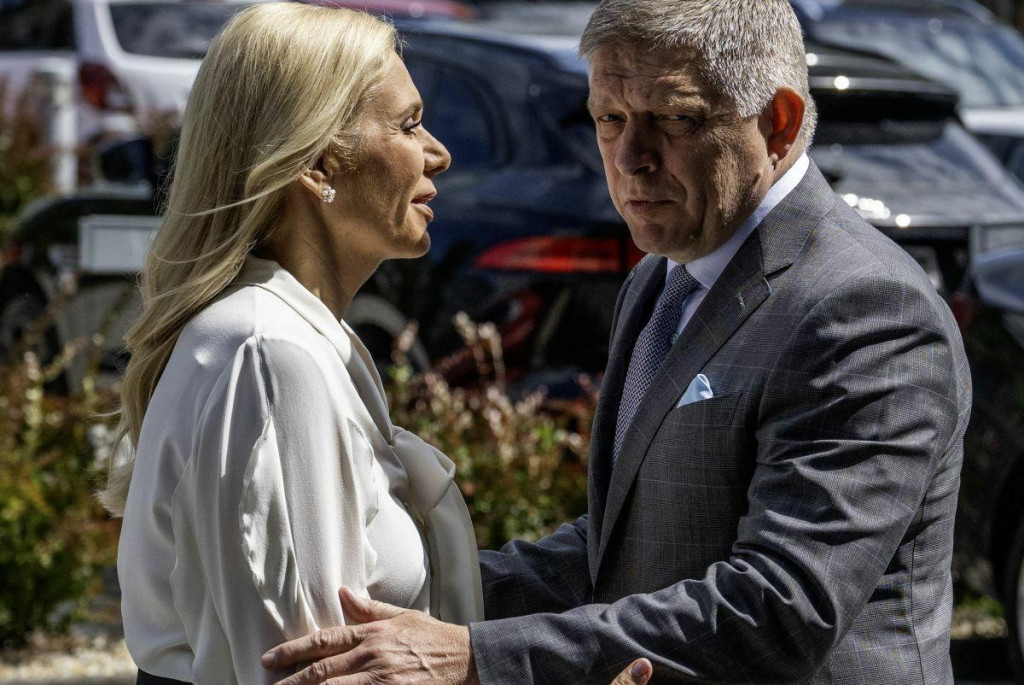 Denisa Sakov&aacute; a Robert Fico. FOTO: TASR/Martin Baumann