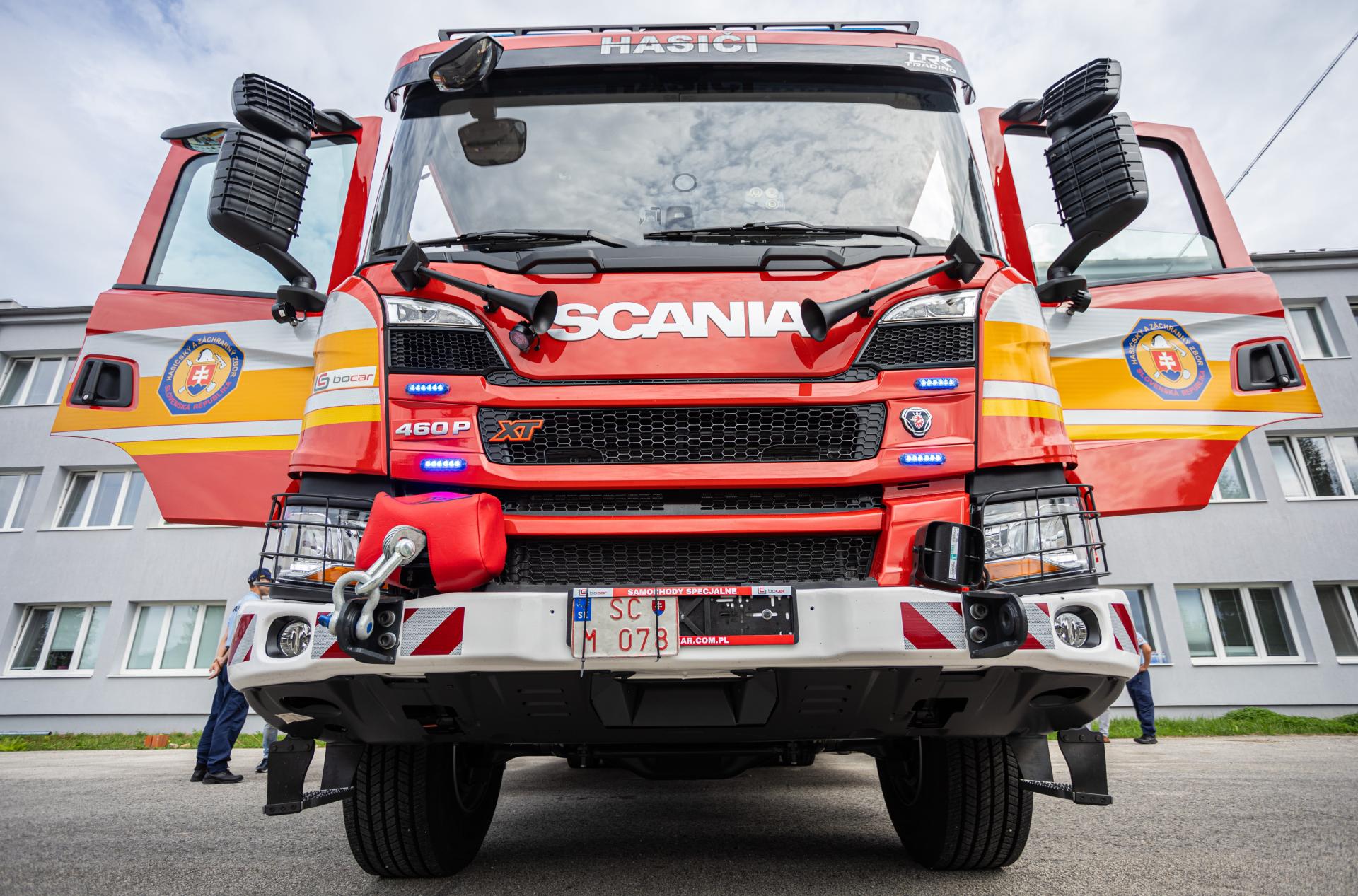 Kauza podvozkov hasičských áut: Scania sa ohradila voči opozícii, tvrdenia politikov jednoznačne odmieta