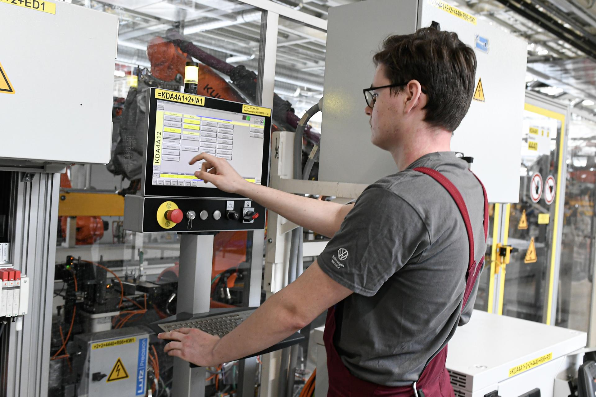 Pokles počtu zamestnancov očakáva 29 percent spoločností, ukázal prieskum. Zvyšovanie očakáva štvrtina