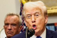 Chamene&iacute; dnes obvinil Trumpa, že je za celo&scaron;t&aacute;tne masov&eacute; protesty v Ir&aacute;ne zodpovedn&yacute;. FOTO: REUTERS