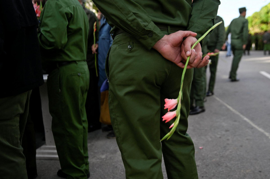 Pri &uacute;toku, ktor&yacute; začal bombardovan&iacute;m vojensk&yacute;ch cieľov a vyvrcholil pr&iacute;chodom americk&yacute;ch &scaron;peci&aacute;lnych jednotiek vrtuľn&iacute;kom, ktor&eacute; zajali Madura a jeho manželku Ciliu Floresov&uacute;, bolo zranen&yacute;ch viac ako 112 ľud&iacute;. FOTO: REUTERS