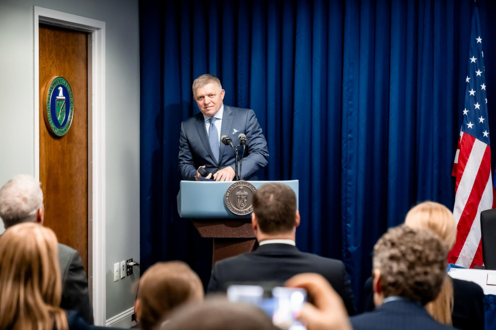 Predseda vl&aacute;dy Robert Fico po podpise jadrovej dohody s USA. FOTO: &Uacute;rad vl&aacute;dy SR