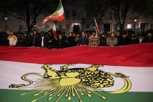 Ir&aacute;nske &uacute;rady potvrdili, že počas celo&scaron;t&aacute;tnych masov&yacute;ch protestov v krajine pri&scaron;lo o život najmenej p&auml;ťtis&iacute;c ľud&iacute; vr&aacute;tane 500 členov bezpečnostn&yacute;ch zložiek. FOTO: Reuters