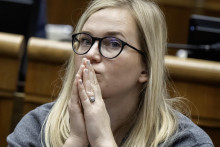 Na sn&iacute;mke poslankyňa N&aacute;rodnej rady Vladim&iacute;ra Marcinkov&aacute; (SaS). FOTO: TASR/Martin Baumann