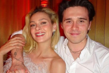 Priezvisko manželky si vzal aj Brooklyn Beckham.