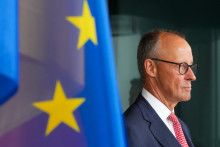 Nemeck&yacute; kancel&aacute;r Friedrich Merz aj po ohl&aacute;sen&iacute; ciel tvrd&iacute;, že krajina stoj&iacute; za D&aacute;nskom a Gr&oacute;nskom. FOTO: TASR/DPA