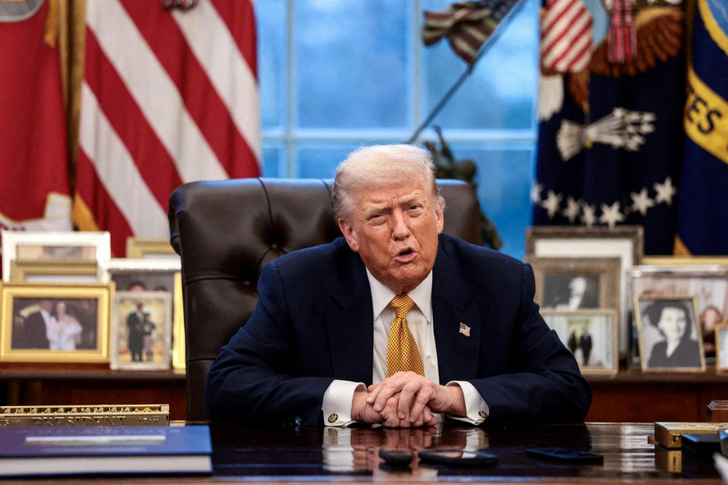 Prezident USA Donald Trump 14. janu&aacute;ra 2026, pred prv&yacute;m v&yacute;roč&iacute;m svojho n&aacute;vratu do Bieleho domu, poskytol v Ov&aacute;lnej pracovni exkluz&iacute;vne interview agent&uacute;re Reuters.