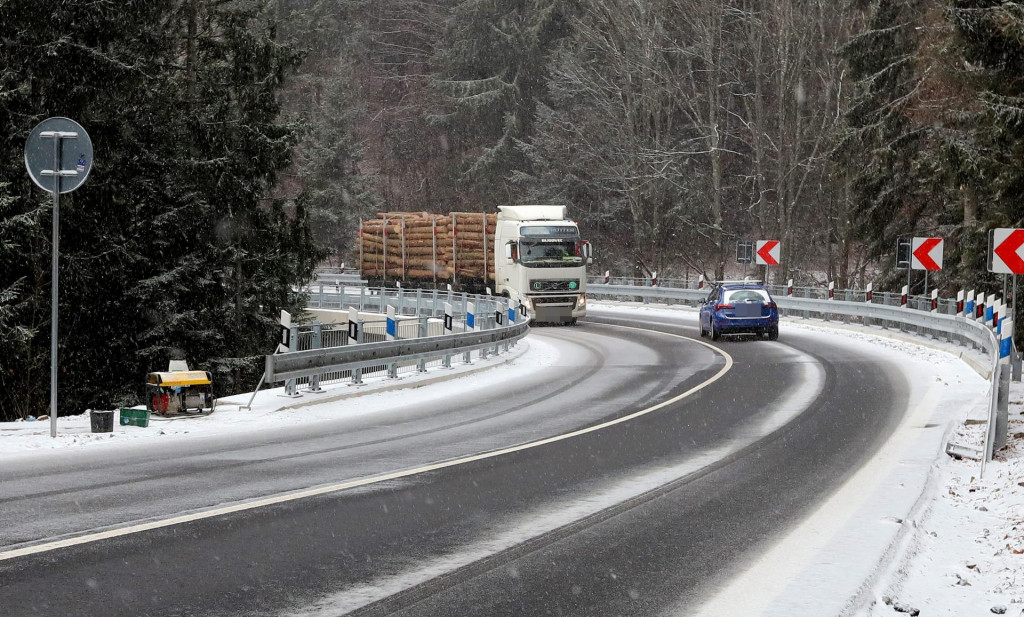 Čertovicou denne prejde 5,5 tis&iacute;ca &aacute;ut. FOTO: TASR/J. Kro&scaron;l&aacute;k