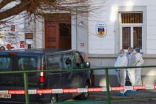 Miesto streľby na mestskom &uacute;rade v meste Chřibsk&aacute;. FOTO: Reuters