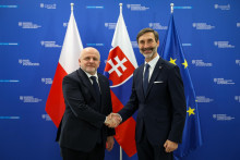 Minister zahraničn&yacute;ch vec&iacute; Juraj Blan&aacute;r (Smer-SD) prijal v pondelok predsedu V&yacute;boru pre zahraničn&eacute; veci Sejmu Poľskej republiky Pawela Kowala. FOTO: Ministerstvo zahraničn&yacute;ch vec&iacute; a eur&oacute;pskych z&aacute;ležitost&iacute;