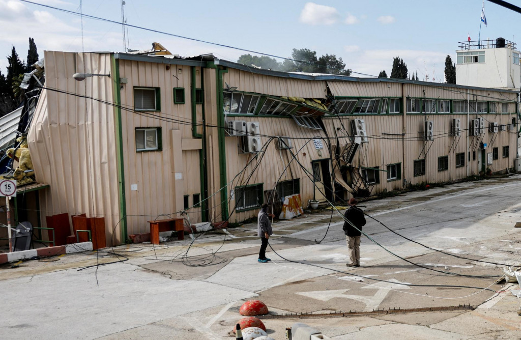 Izrael začal demol&aacute;ciu &uacute;stredia Agent&uacute;ry OSN pre pomoc palest&iacute;nskym utečencom vo v&yacute;chodnom Jeruzaleme. FOTO: Reuters
