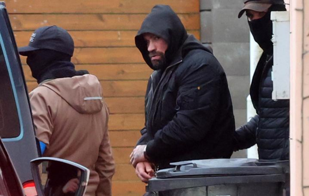 Policajti zadržali Karlosa V&eacute;molu. FOTO: Profimedia
