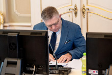Vl&aacute;dna koal&iacute;cia potrebuje prijať ďal&scaron;ie &uacute;sporn&eacute; opatrenia na ozdravenie &scaron;t&aacute;tnej kasy.  FOTO: &Uacute;rad vl&aacute;dy