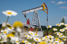 Cena americkej ľahkej ropy WTI s marcov&yacute;m kontraktom dosiahla 60,63 dol&aacute;ra za barel. FOTO: REUTERS