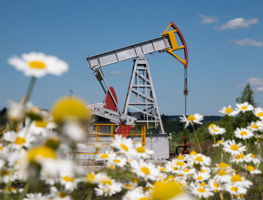 Cena americkej ľahkej ropy WTI s marcov&yacute;m kontraktom dosiahla 60,63 dol&aacute;ra za barel. FOTO: REUTERS