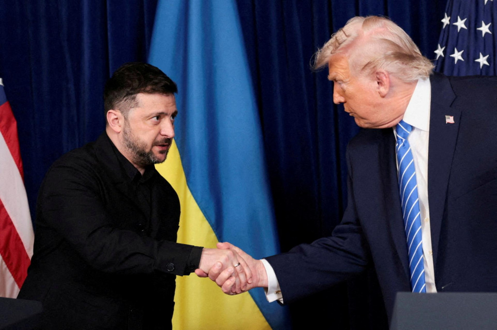 Americk&yacute; prezident Donald Trump a ukrajinsk&yacute; prezident Volodymyr Zelenskyj (28. decembra 2025). FOTO: Reuters