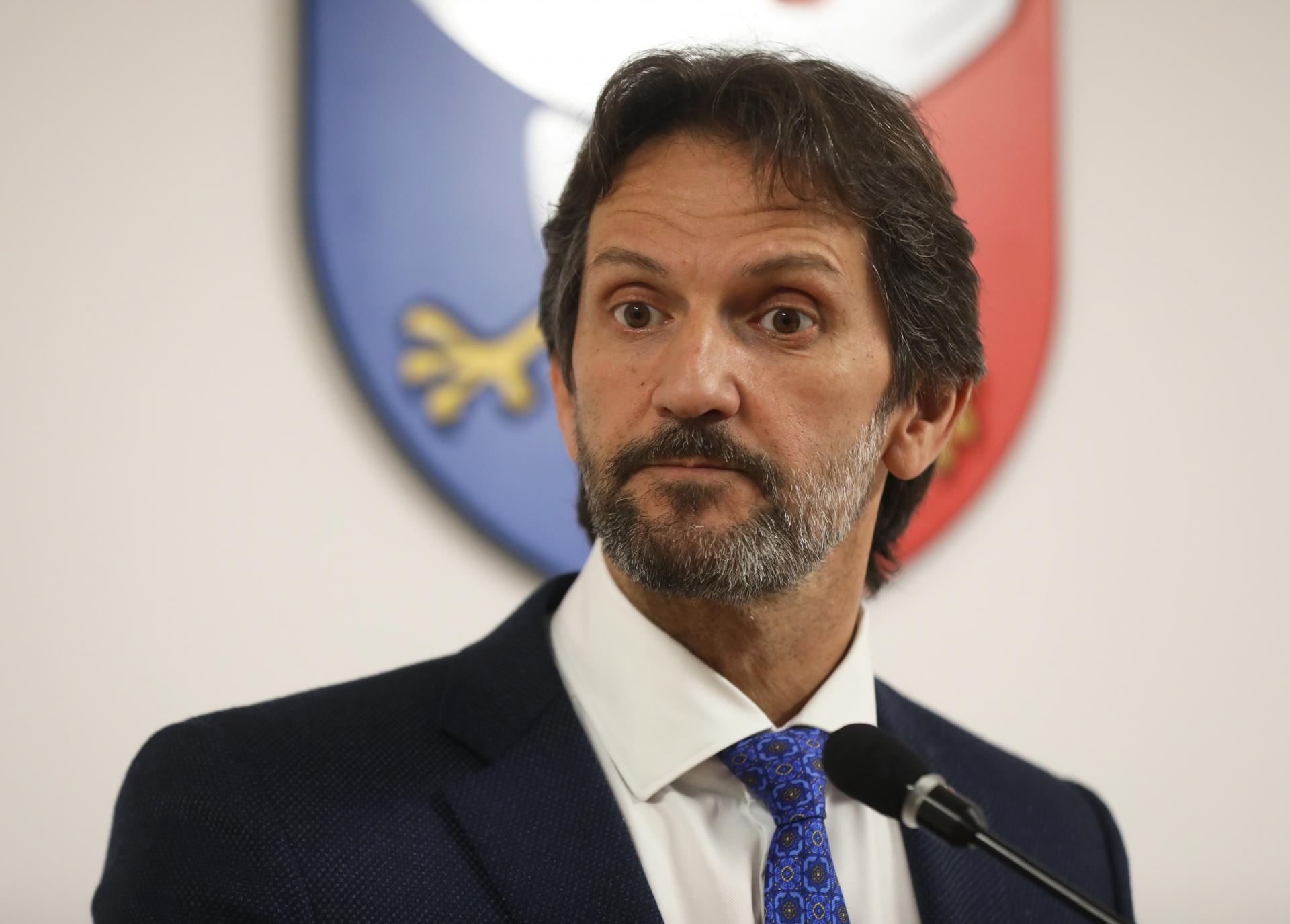 Úplná priorita. Problém na západe je vážnejší ako na východe, povedal Kaliňák k situácii okolo Grónska