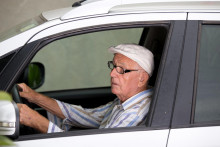 Zmena vekovej hranice nemen&iacute; z&aacute;kladn&uacute; logiku syst&eacute;mu nutnosti kontroly zdravotnej sp&ocirc;sobilosti viesť motorov&eacute; vozidlo.