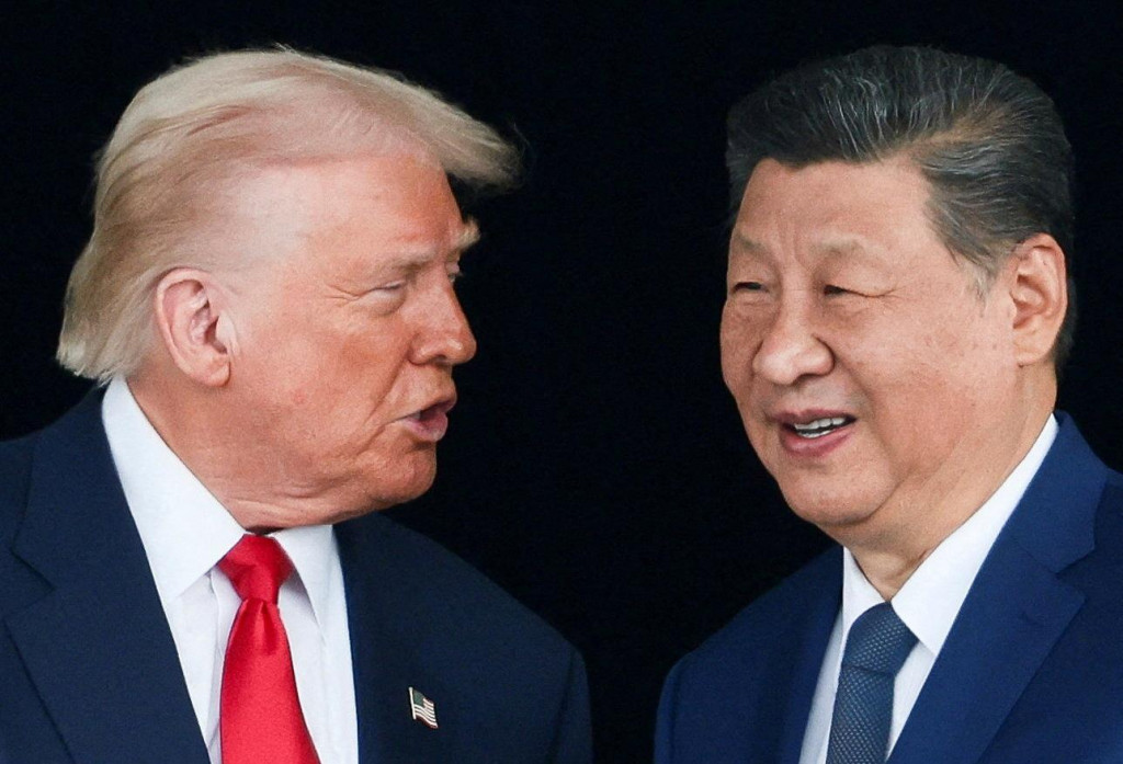 Americk&yacute; prezident Donald Trump a č&iacute;nsky prezident Si Ťin-pching. FOTO: Reuters