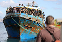 Migranti v Gr&eacute;cku. FOTO: Reuters