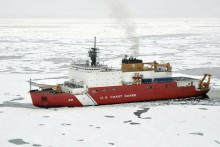 Pol&aacute;rny ľadoborec pobrežnej str&aacute;že USA. FOTO: Reuters