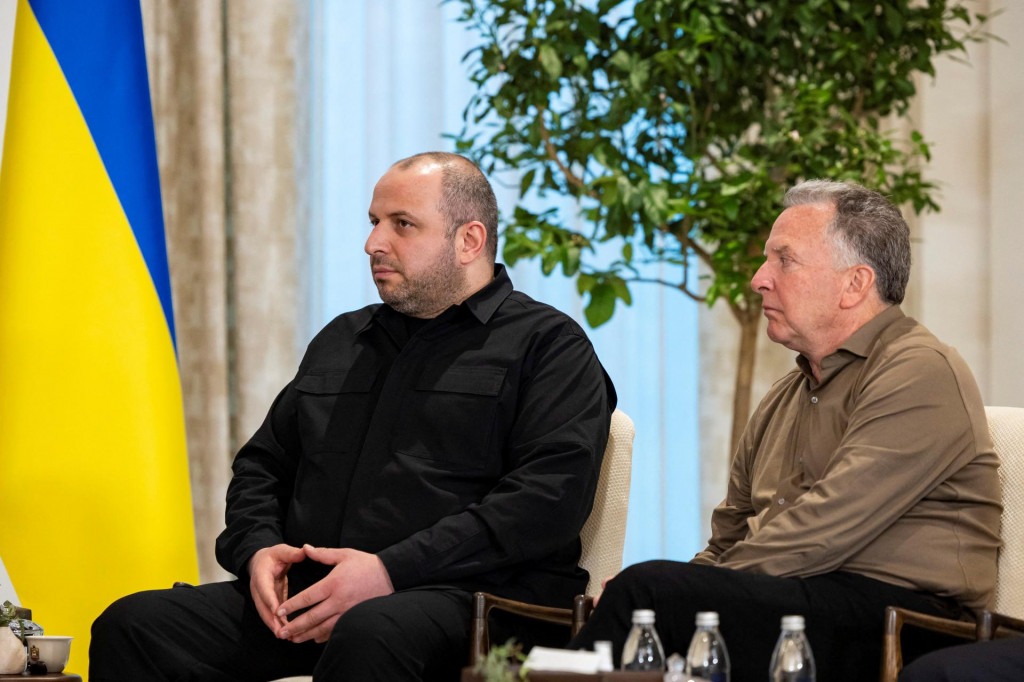 Rustem Umerov, tajomn&iacute;k Rady n&aacute;rodnej bezpečnosti a obrany Ukrajiny, a Steve Witkoff, osobitn&yacute; vyslanec Spojen&yacute;ch &scaron;t&aacute;tov. FOTO: Reuters