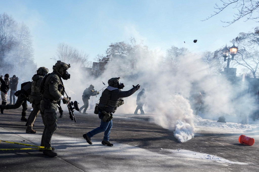 Z&aacute;sah ICE v Minneapolise. FOTO: Reuters