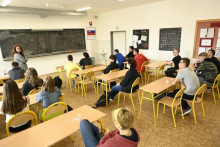 Stredn&aacute; &scaron;kola.