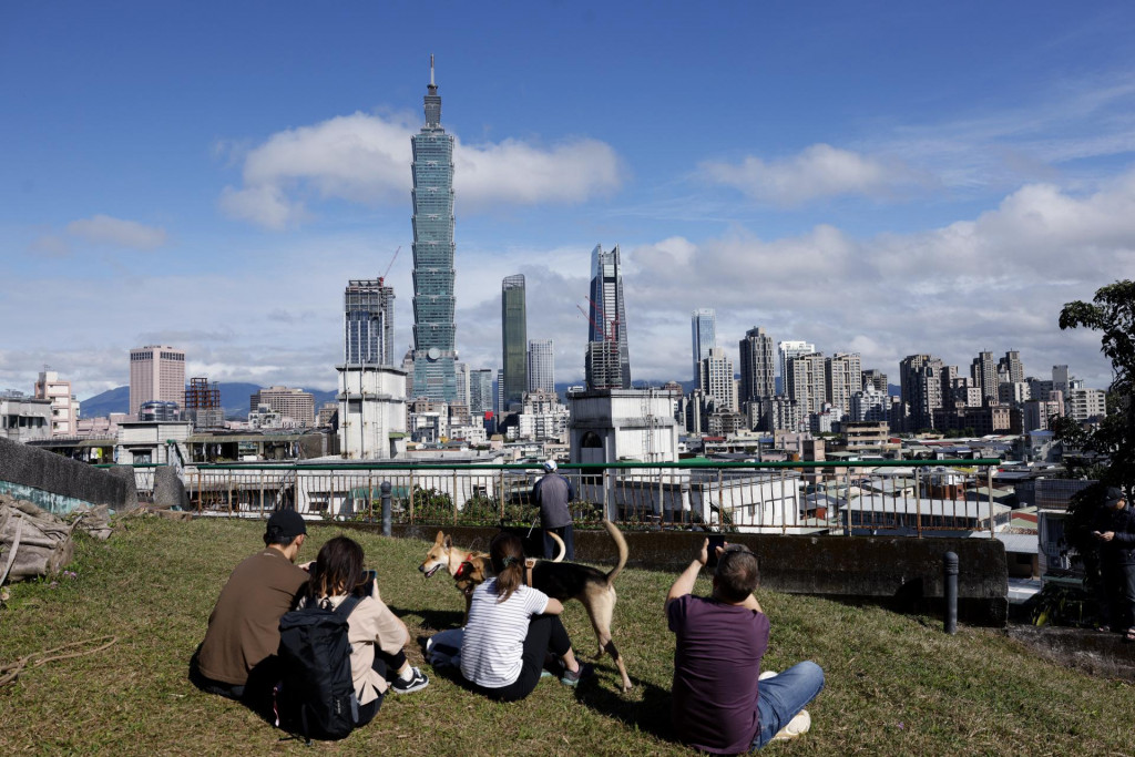 Taiwančania s&uacute; odmalička cvičen&iacute; na to, čo robiť v pr&iacute;pade č&iacute;nskeho &uacute;toku. FOTO: REUTERS