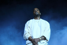 Kanye op&auml;ť v centre pozornosti.