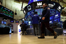 Investorov znepokojuj&uacute; aj Trumpove kroky v oblasti colnej politiky. FOTO: REUTERS
