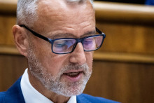 Na sn&iacute;mke predseda N&aacute;rodnej rady Richard Ra&scaron;i. FOTO: TASR