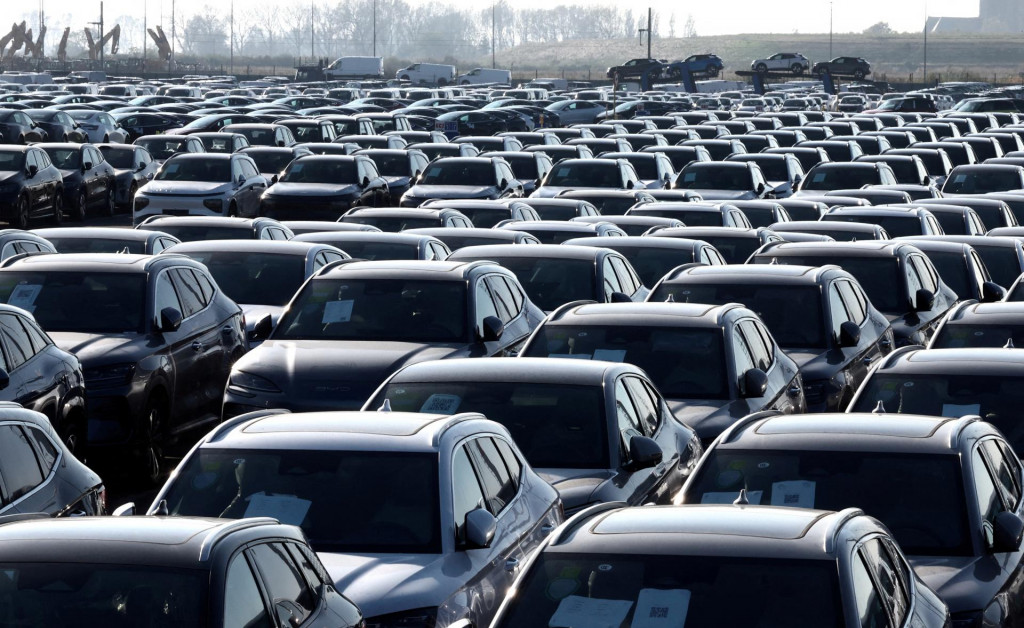 Hlavn&yacute;m trendom bol pokračuj&uacute;ci n&aacute;rast trhov&eacute;ho podielu elektromobilov, ktor&yacute; vlani dosiahol 61,3 percenta. FOTO: Reuters