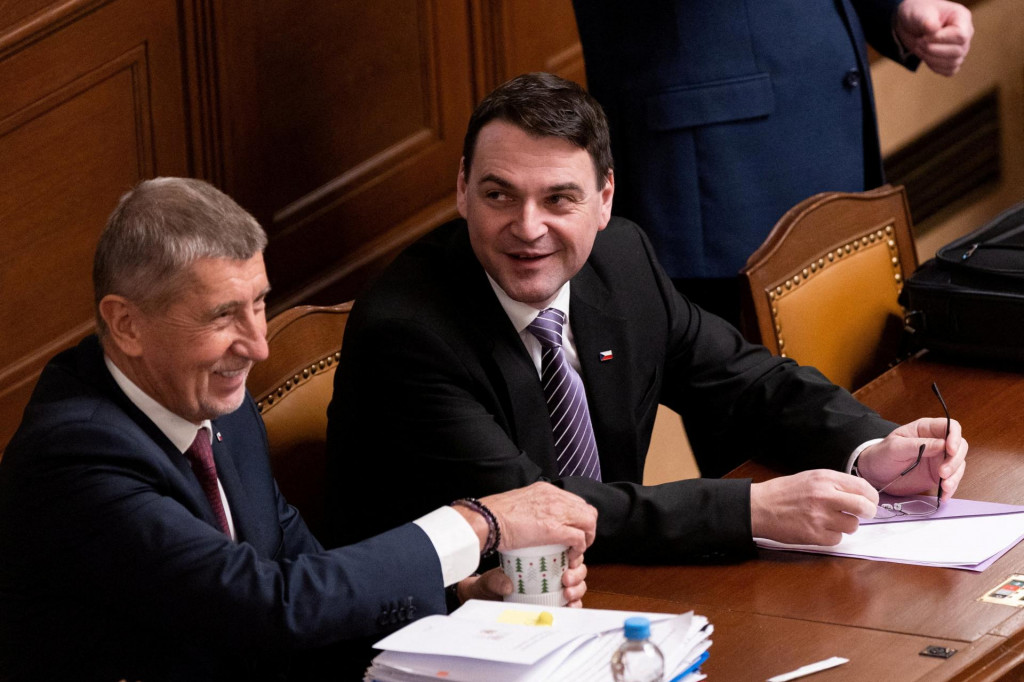 Česk&yacute; minister zahraničia Petr Macinka na sn&iacute;mke s premi&eacute;rom Andrejom Babi&scaron;om. FOTO: Reuters


