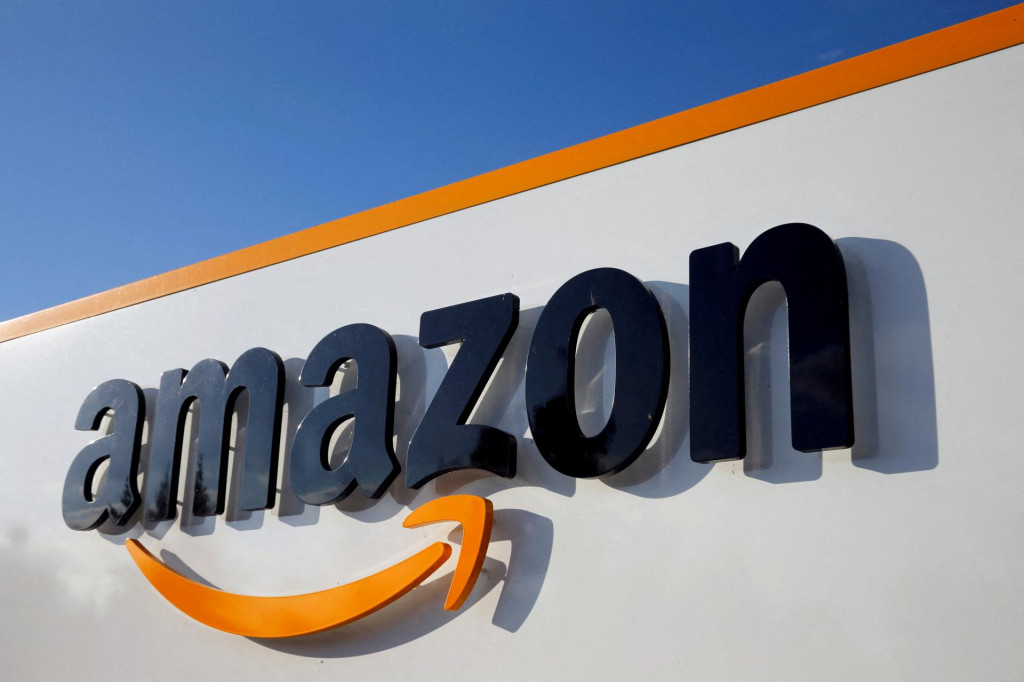 Amazon na celom svete zamestn&aacute;va približne 1,58 mili&oacute;na ľud&iacute;. FOTO: REUTERS