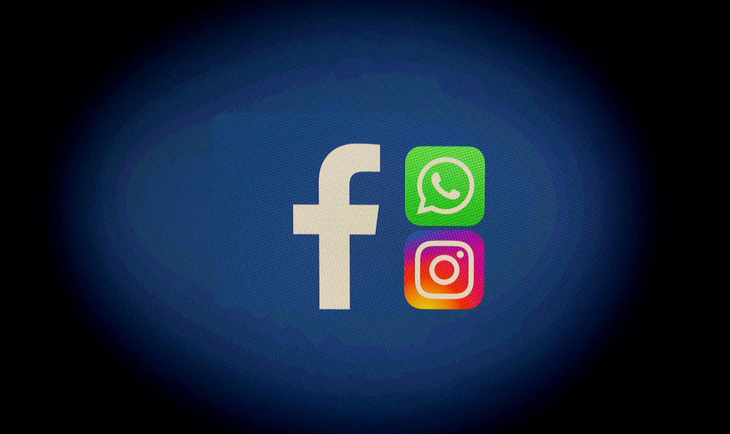Log&aacute; soci&aacute;lnych a komunikačn&yacute;ch siet&iacute; Facebook, Whatsapp a Instagram.