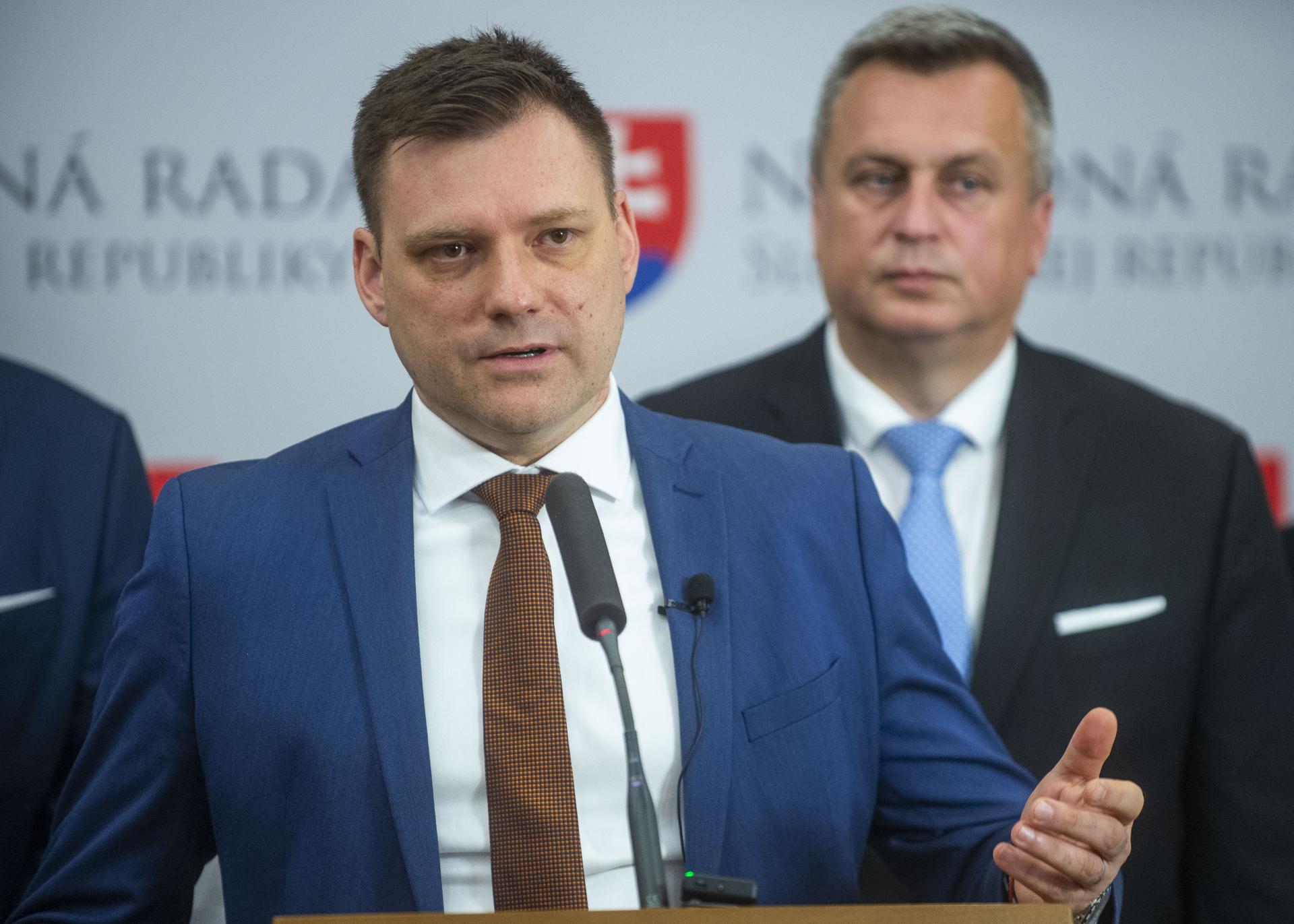 B&yacute;val&yacute; Dankov kolega hovor&iacute; o trhlin&aacute;ch v SNS. Spochybňuje bud&uacute;cnosť Tarabu