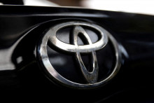 Vo svojich z&aacute;vodoch v USA Toyota vlani zv&yacute;&scaron;ila v&yacute;robu o 10 percent na 1,39 mili&oacute;na vozidiel. FOTO: REUTERS