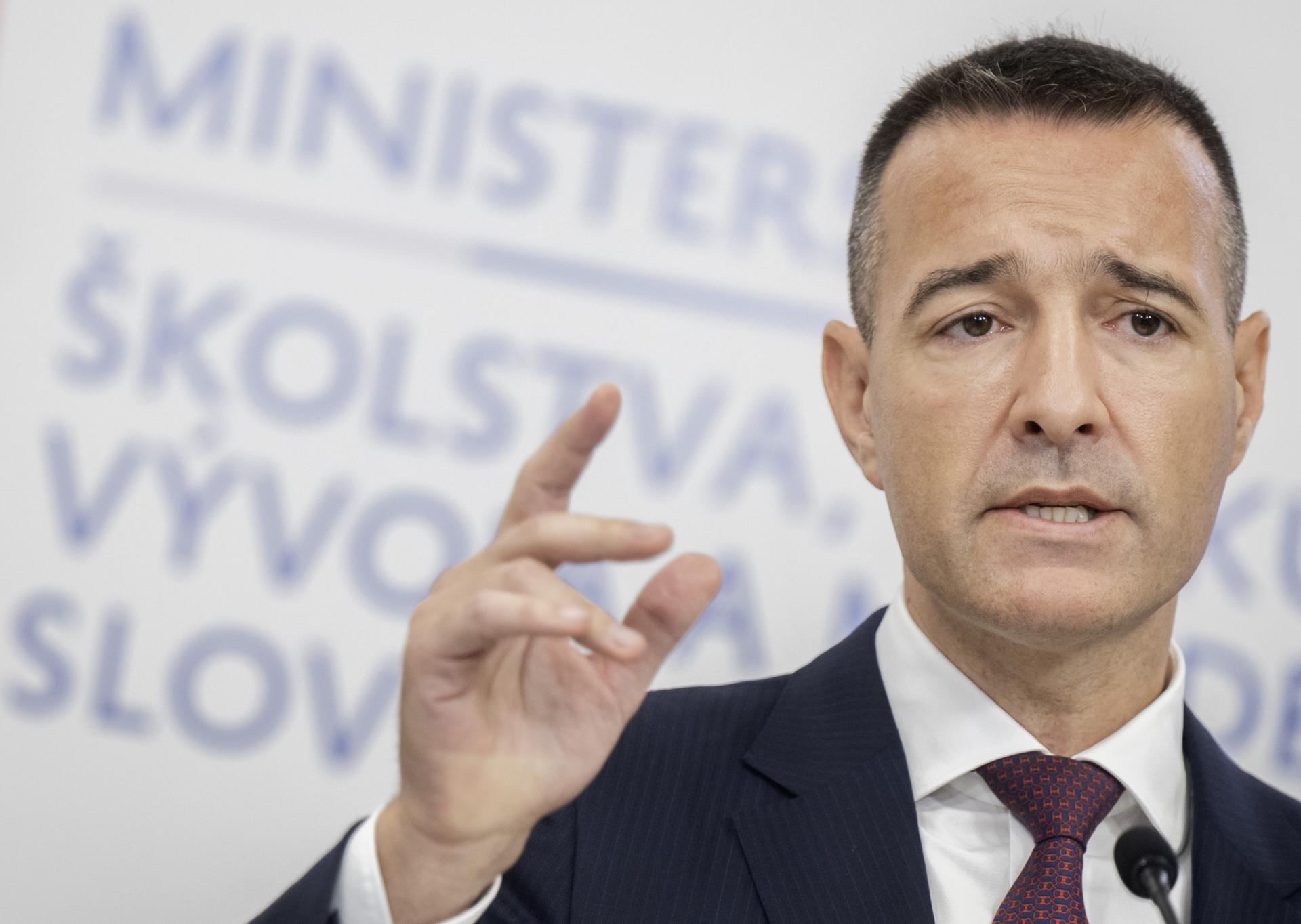 Slovensko stojí pred revolučnou zmenou. Štát do školstva nasadzuje umelú inteligenciu
