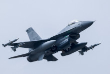 St&iacute;hačka F-16. FOTO: Reuters