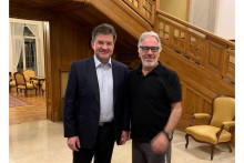 Jeffrey Epstein a Miroslav Lajč&aacute;k. FOTO: Reuters/Dozorn&yacute; v&yacute;bor Snemovne reprezentantov Demokratov