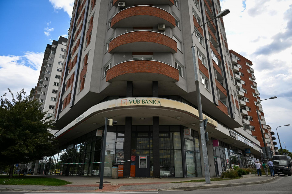 Hospod&aacute;rsky v&yacute;sledok bankov&eacute;ho sektora v roku 2025 bol v&yacute;znamne ovplyvnen&yacute; rastom opravn&yacute;ch položiek, ktor&eacute; banky povinne vytv&aacute;raj&uacute; v s&uacute;lade s medzin&aacute;rodn&yacute;mi &uacute;čtovn&yacute;mi &scaron;tandardmi IFRS ako rezervu na krytie bud&uacute;cich &uacute;verov&yacute;ch str&aacute;t. FOTO: TASR/Pavol Zachar