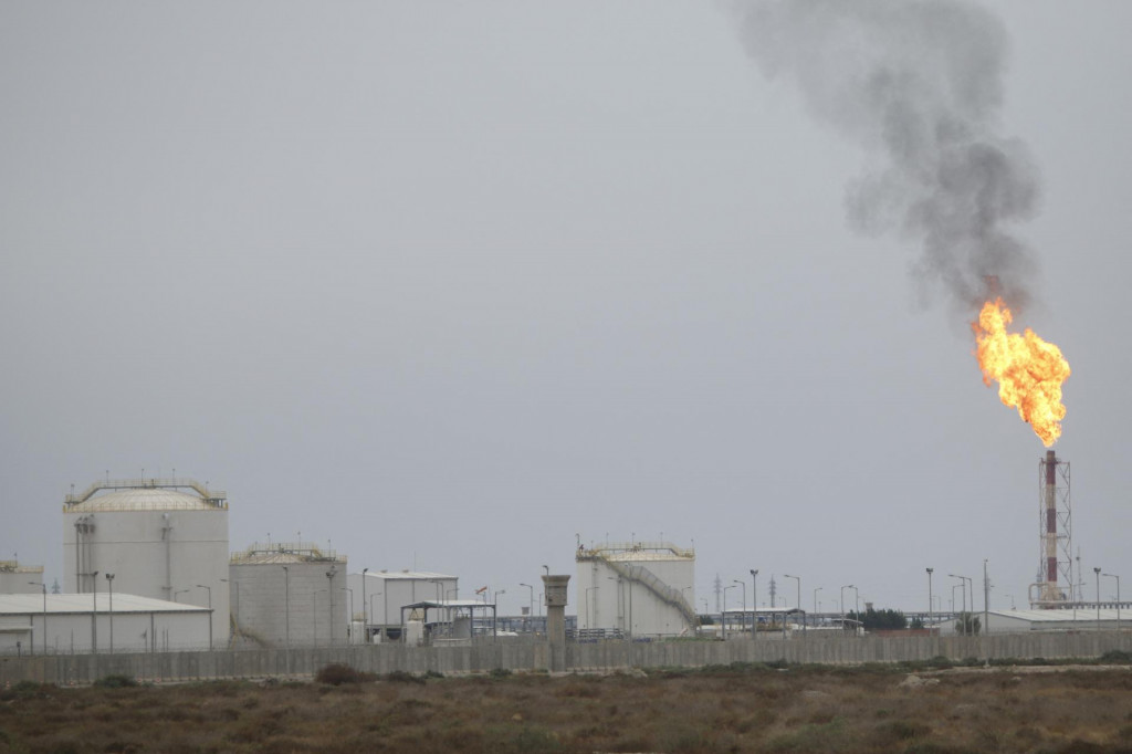 Hospod&aacute;renie producentov ropy bolo počas cel&eacute;ho minul&eacute;ho roka pod značn&yacute;m tlakom. FOTO: REUTERS