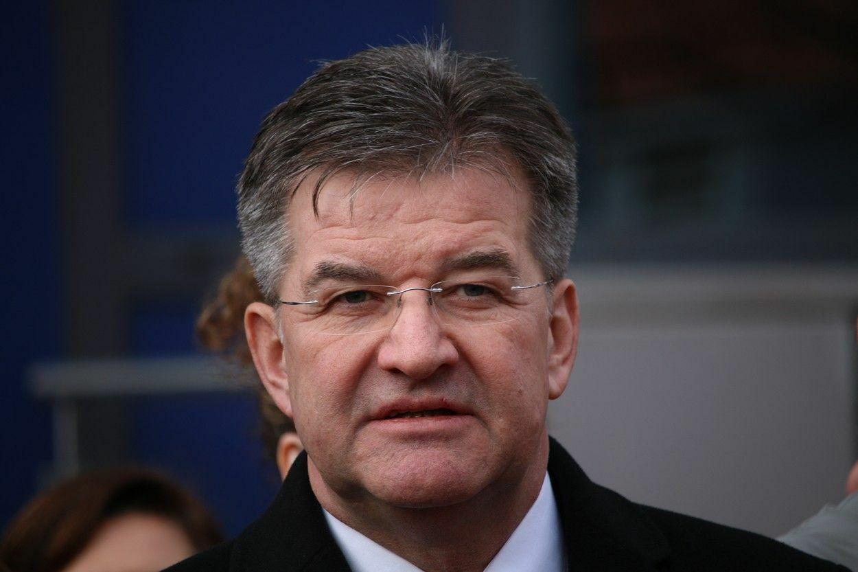 Lajč&aacute;k konč&iacute; ako poradca premi&eacute;ra, Fico ho br&aacute;ni a kritizuje m&eacute;di&aacute;